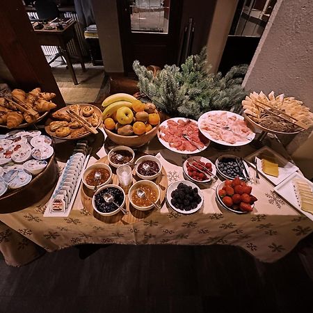 Le Samovar Guest House Breuil-Cervinia Eksteriør billede